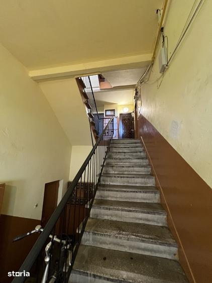 Apartament cu 4 camere în Micro 16