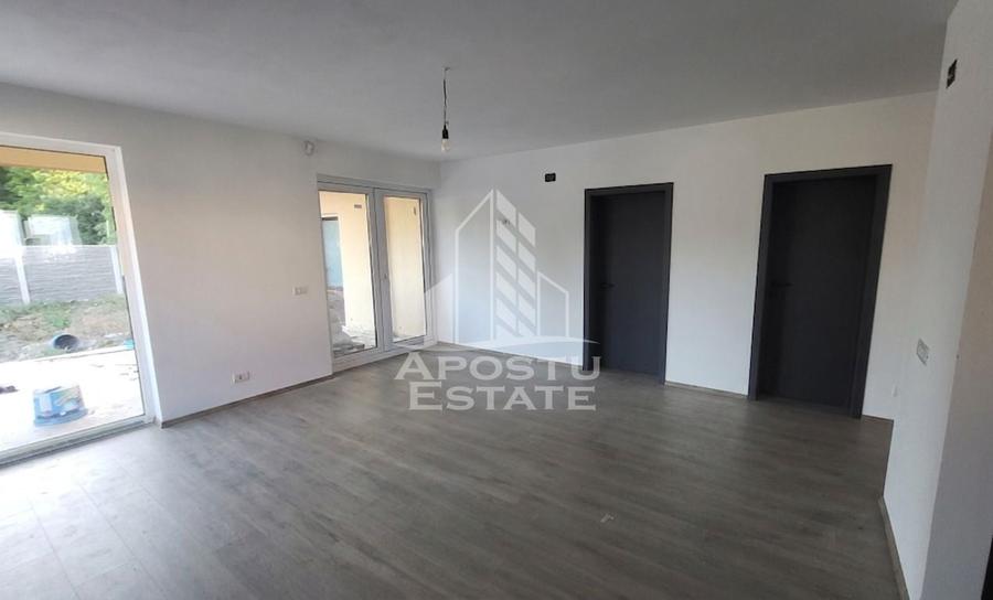 Casă individuală cu 3 camere cu Canalizare în Sânmihaiu Român