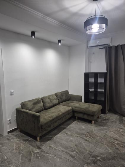 Apartament cu 2 camere decomandat în Rovine