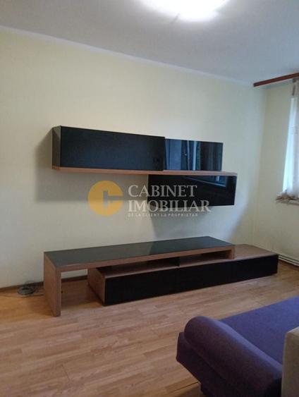 Apartament cu 2 camere semidecomandat, mobilat în Piața Unirii