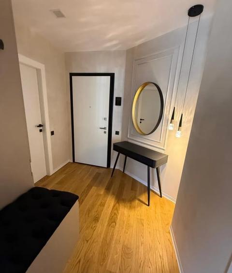 Apartament cu 2 camere semidecomandat, mobilat în Floreasca