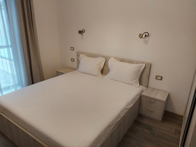 Apartament cu 2 camere decomandat, mobilat în Central