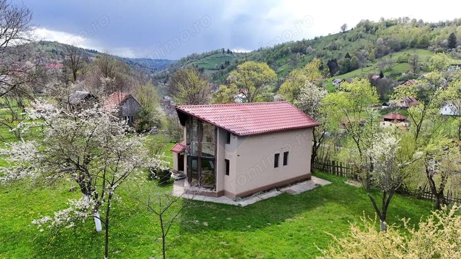 Casă cu Teren 648 Mp în Moieciu