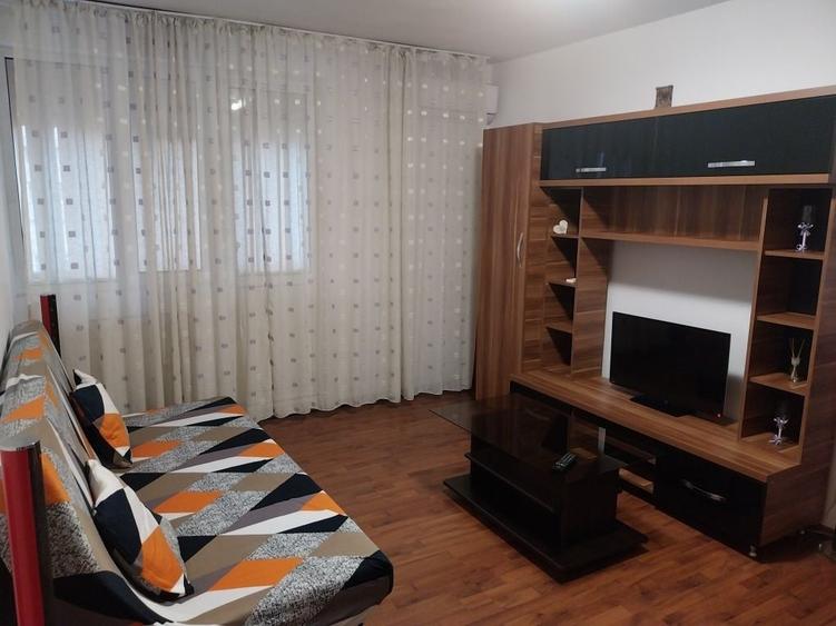 Apartament cu 2 camere decomandat în 1 Mai