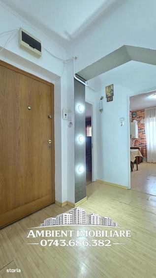 Apartament cu 3 camere decomandat în Gară