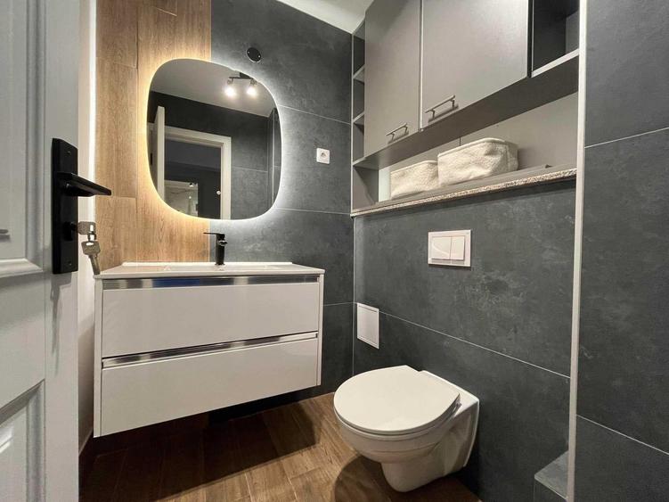 Apartament cu 3 camere decomandat în Zorilor