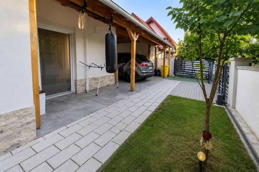 Casă individuală cu 4 camere cu Canalizare în Dumbrăvița
