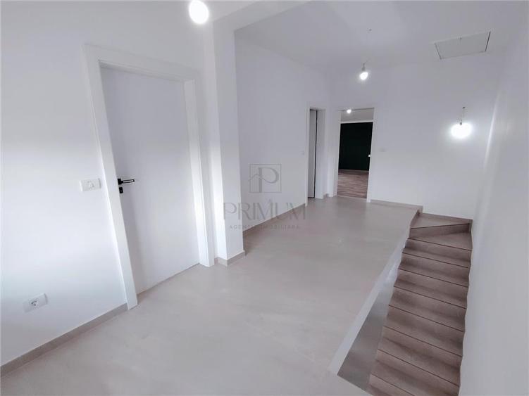 Duplex cu 4 camere cu Canalizare în Moșnița Veche