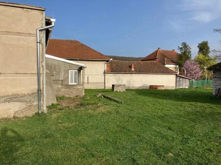 Casă cu 4 camere cu Teren 2054 Mp în Geoagiu
