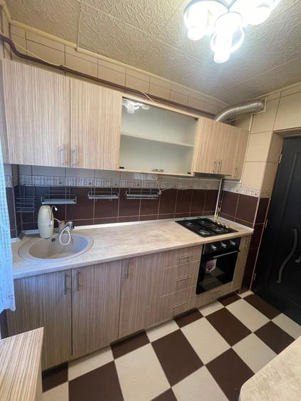 Apartament cu 3 camere, etajul 2/4, zona Mircea cel Batran - 5