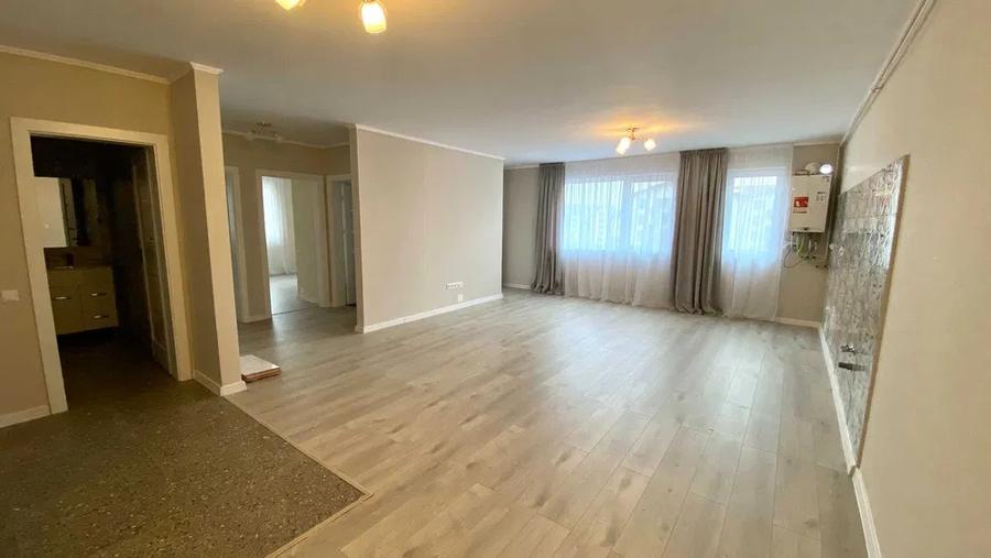 Apartament cu 3 camere semidecomandat în Florești — fotografia 1