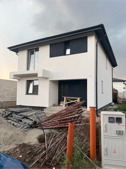Casă cu 4 camere cu Teren 310 Mp în Central