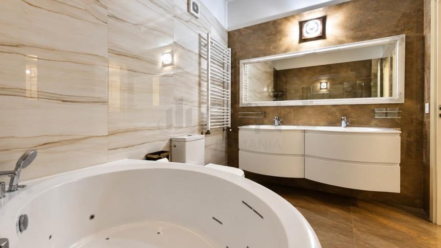 Apartament cu 3 camere decomandat în Băneasa