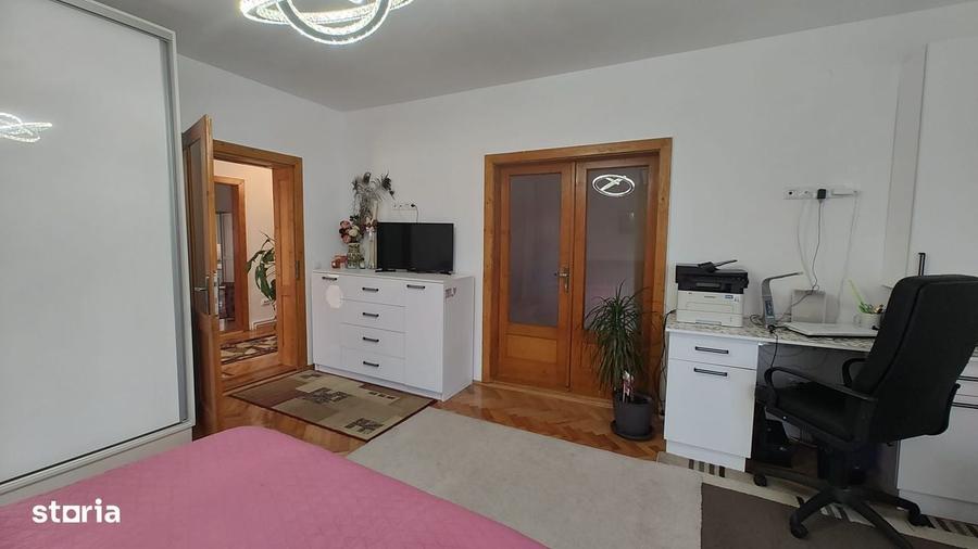 Casă cu 3 camere în Cărpiniș