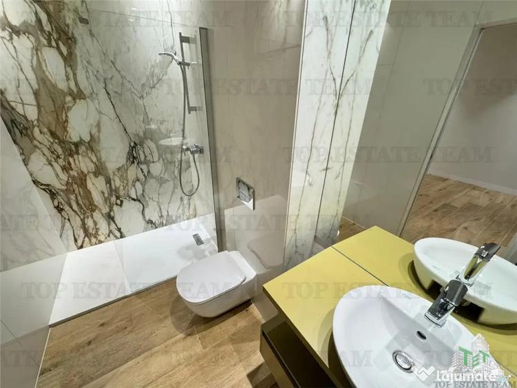 Apartament cu 4 camere decomandat în Eminescu