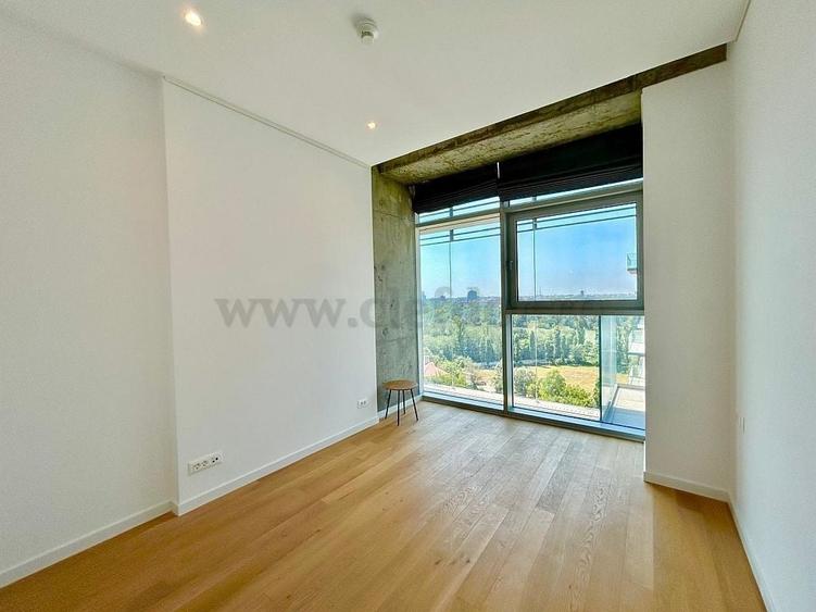 Apartament cu 4 camere decomandat, mobilat în Floreasca