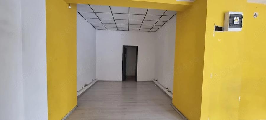Spațiu comercial, de 80 mp, în Eremia