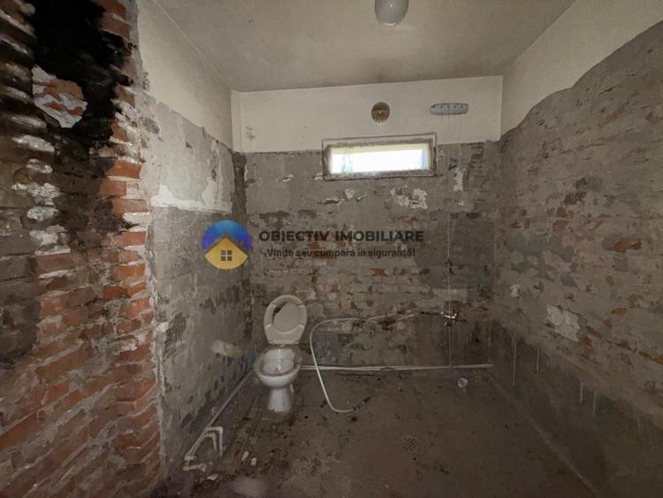 Casă cu 5 camere cu Canalizare în Ultracentral