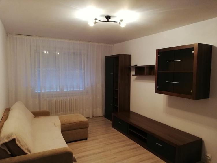 Apartament cu 2 camere decomandat în Fizicienilor