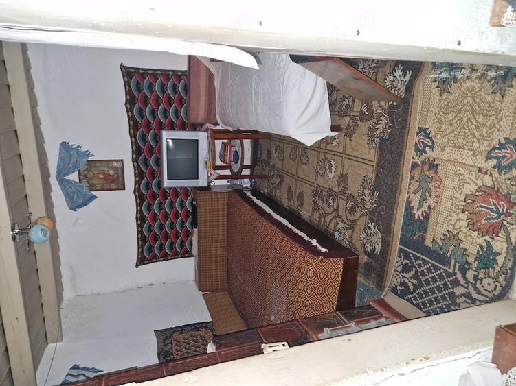 Casă cu 3 camere cu Teren 200 Mp în Central
