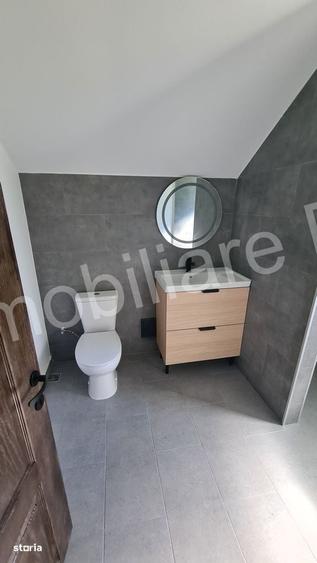 Casă cu 4 camere în Arefu