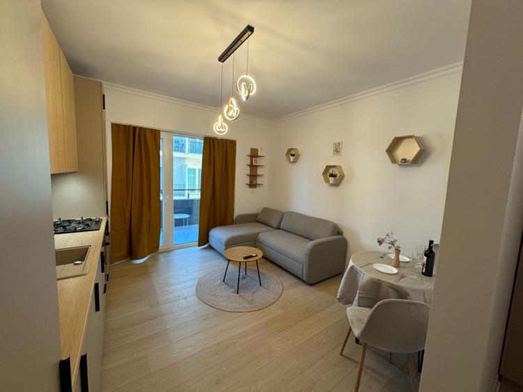 Apartament cu 2 camere decomandat în Central