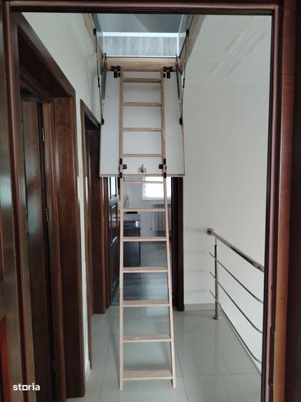 Casă cu 4 camere în Central