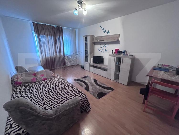 Apartament cu 2 camere decomandat, mobilat în Sud
