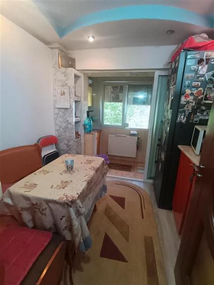 Apartament cu 3 camere decomandat, mobilat în Plantelor