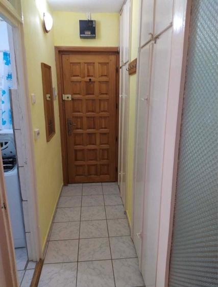 Garsonieră decomandată în Sub Arini