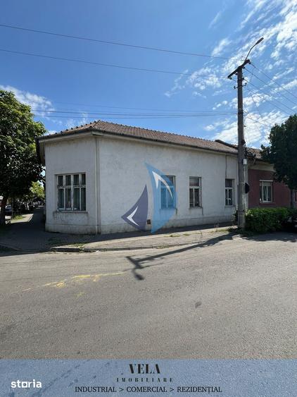 Casă cu 3 camere cu Teren 260 Mp în Semicentral