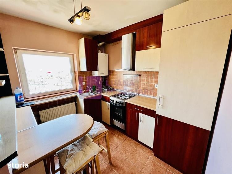 Apartament cu 3 camere în Vasile Aaron