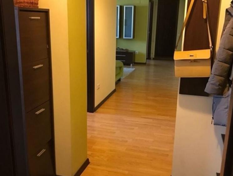 Apartament cu 3 camere semidecomandat, mobilat în Brâncoveanu
