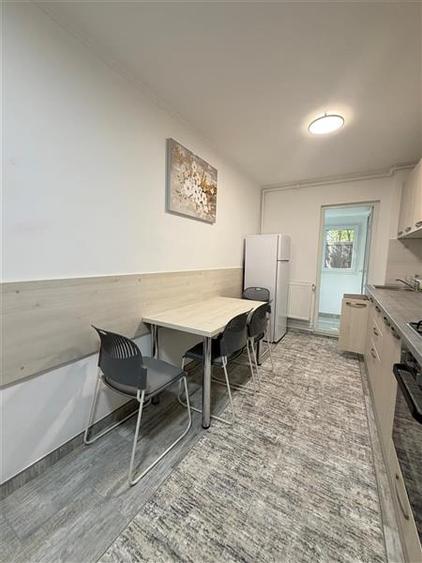 Apartament cu 2 camere semidecomandat în Tractorul