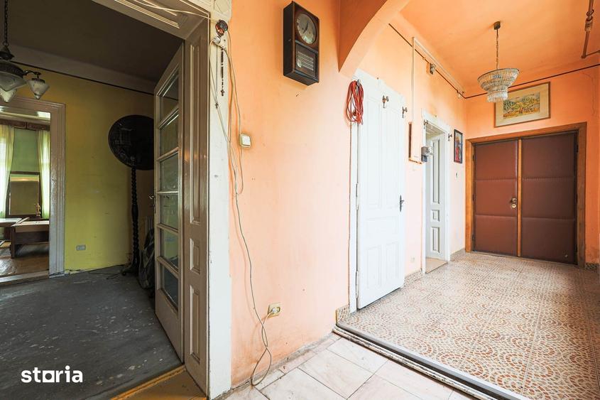 Casă cu 5 camere cu Teren 532 Mp în Pârneava