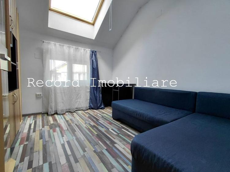 Apartament cu 3 camere semidecomandat în Florești