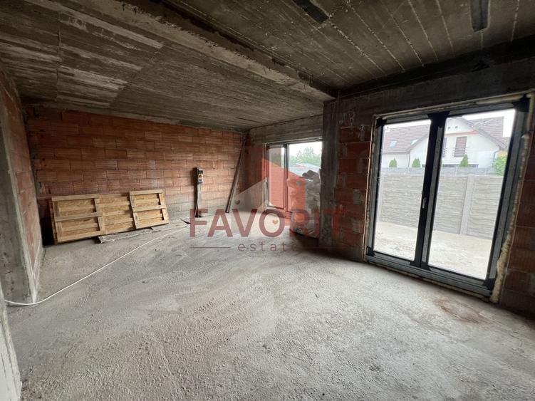 Duplex cu 4 camere cu Canalizare în Giroc