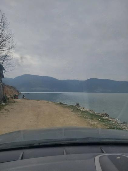 Teren de 1329 mp, în Eșelnița