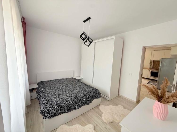 Apartament cu 3 camere decomandat, mobilat în Vișan