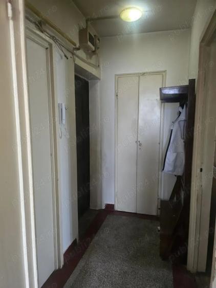 Apartament cu 3 camere decomandat în Onești