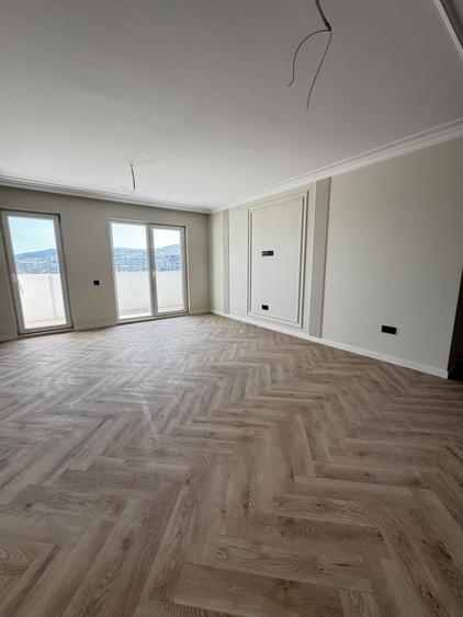 Apartament cu 2 camere semidecomandat în Florești