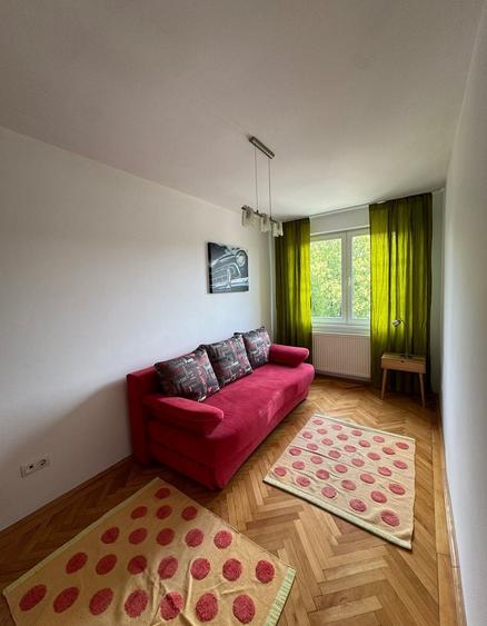 Apartament cu 3 camere în Aleea Carpați