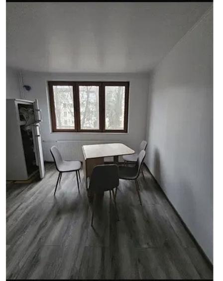 Apartament cu 2 camere semidecomandat, mobilat în Rogerius