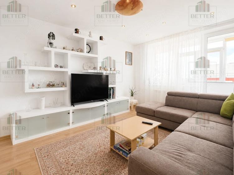 Apartament cu 3 camere decomandat în Tei