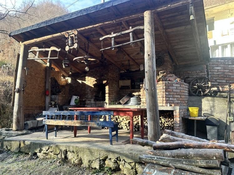 Casă individuală cu 4 camere cu Teren 500 Mp în Măguri