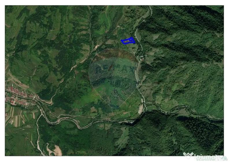 Teren de 6700 mp, în Pietroasa