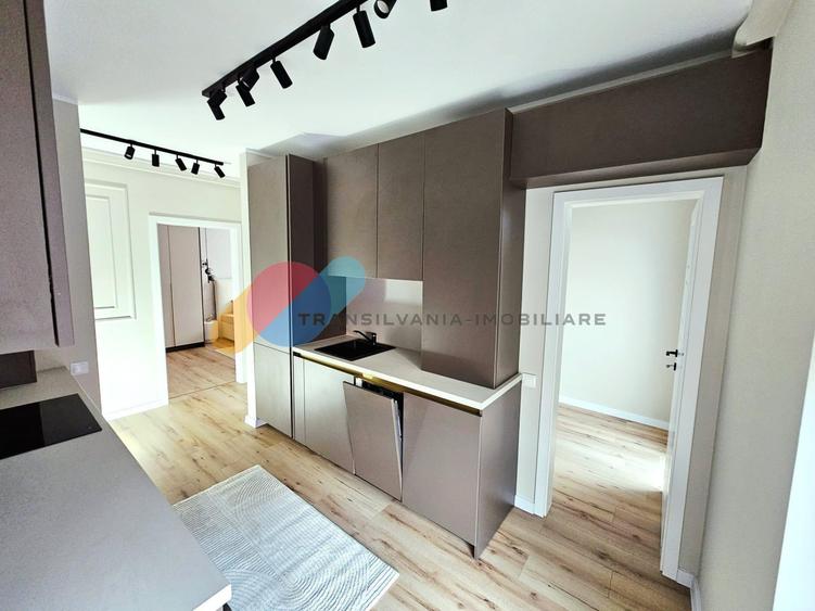 Apartament cu 3 camere semidecomandat în Florești