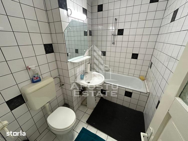 Apartament 2 camere, decomandate, etaj 5/6, garaj subteran, Aradului. - 1