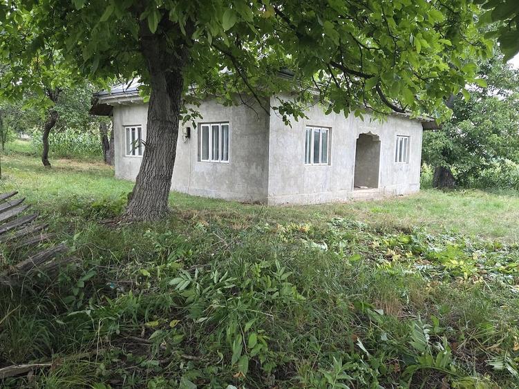 Casă cu 3 camere cu Teren 1200 Mp în Grumăzești