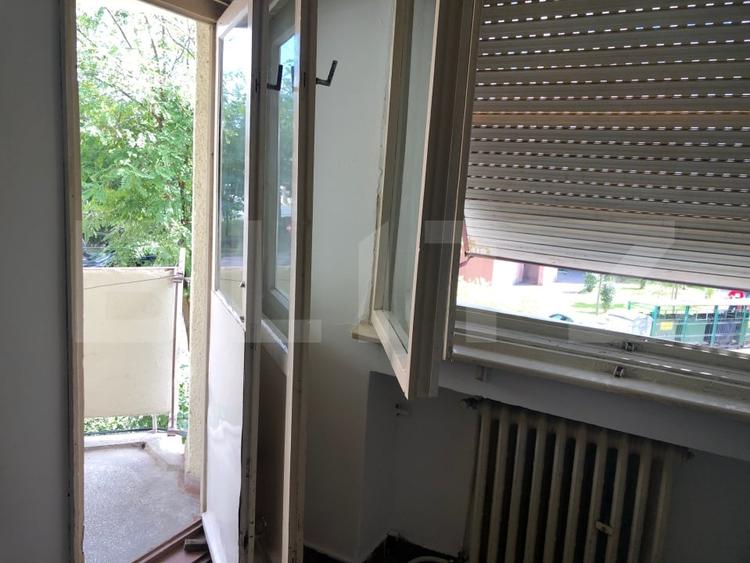 Apartament cu 3 camere semidecomandat în Micro 16